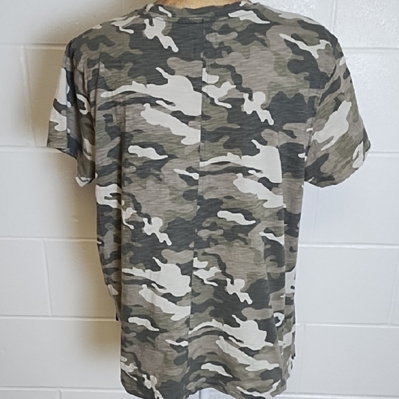 GAP Camouflage T-Shirt 100% Cotton Side Vents Casual MASH - Picture 2 of 10